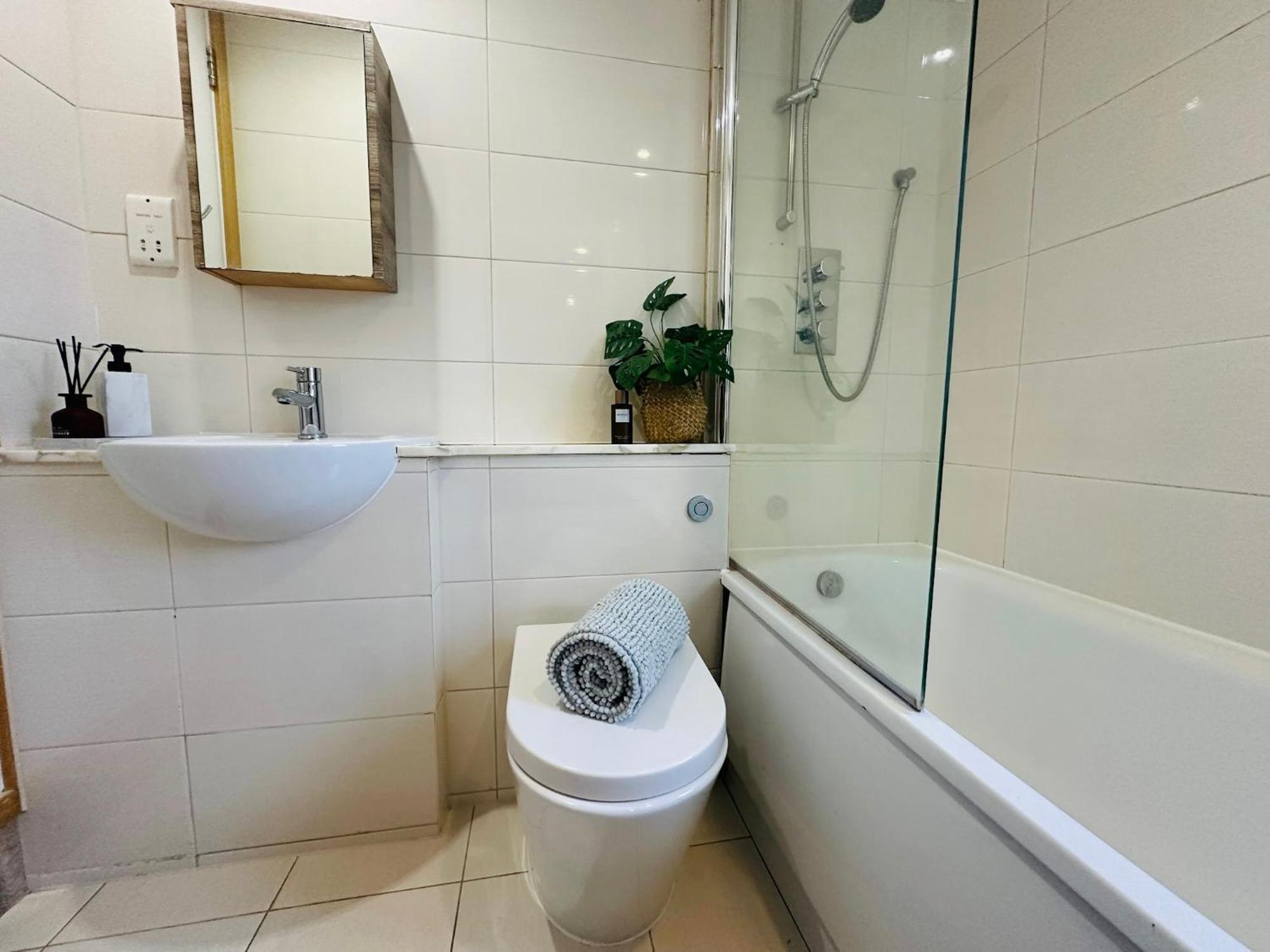 Stylish, Modern Apartment In Central Лондон Екстер'єр фото